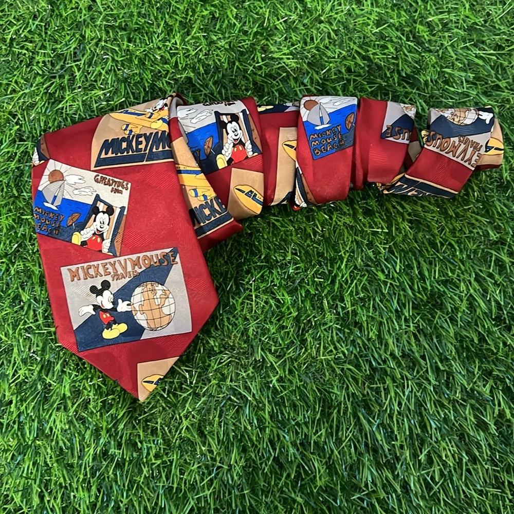 Mickey Mouse Tie 
Disney GUC!
